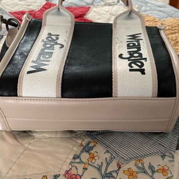 Wrangler Black and Cream Satchel - Picture 2 of 5